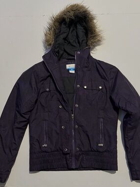 Columbia Women’s Insulated Hooded Jacket with Faux Fur Trim. Barbiecore.